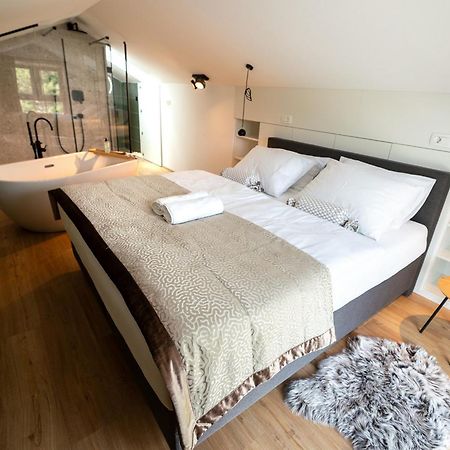 Apartments Kras 24 With Pool Sežana Εξωτερικό φωτογραφία
