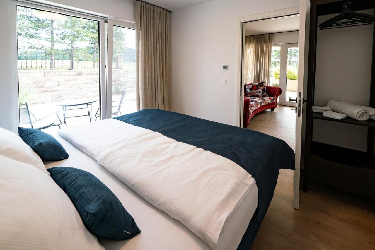 Apartments Kras 24 With Pool Sežana Εξωτερικό φωτογραφία