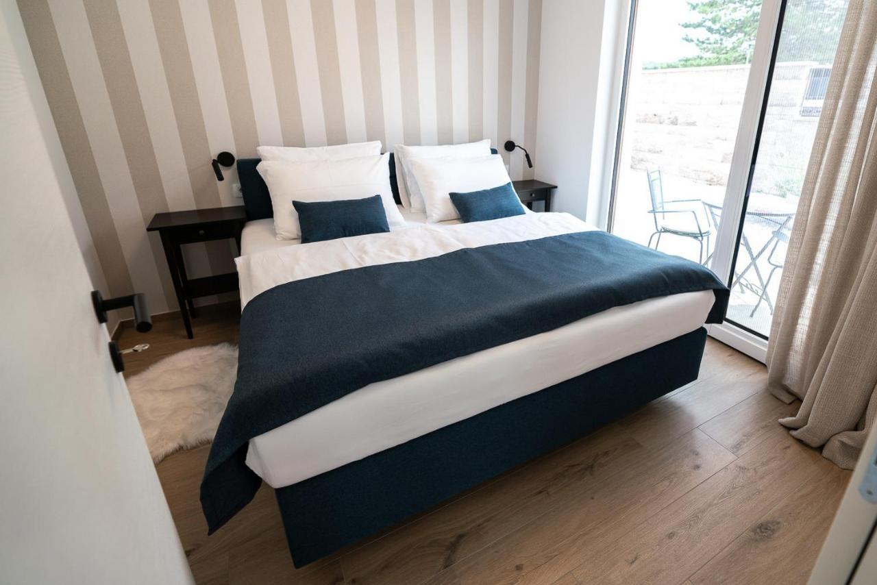 Apartments Kras 24 With Pool Sežana Εξωτερικό φωτογραφία
