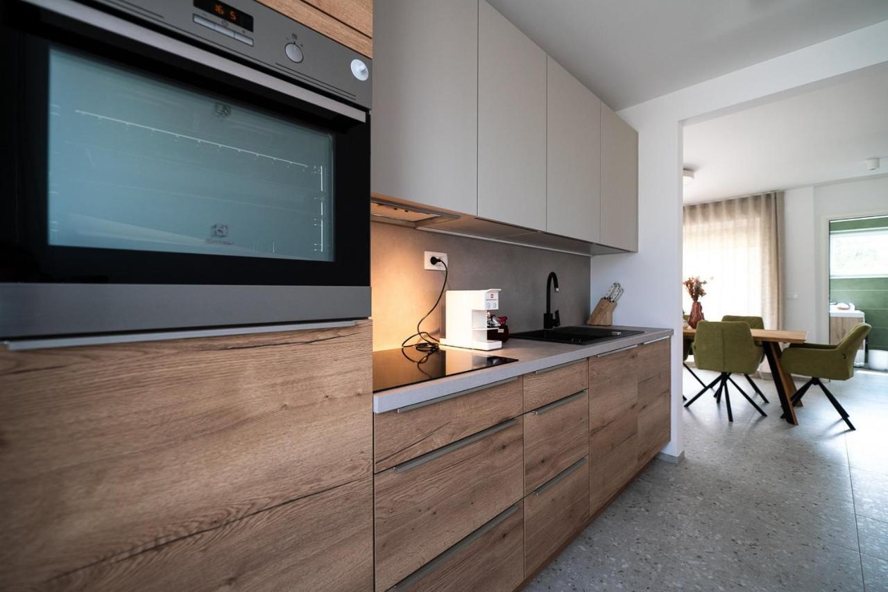 Apartments Kras 24 With Pool Sežana Εξωτερικό φωτογραφία