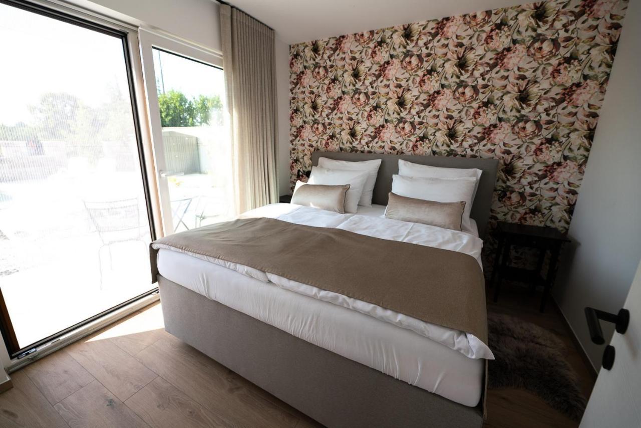 Apartments Kras 24 With Pool Sežana Εξωτερικό φωτογραφία
